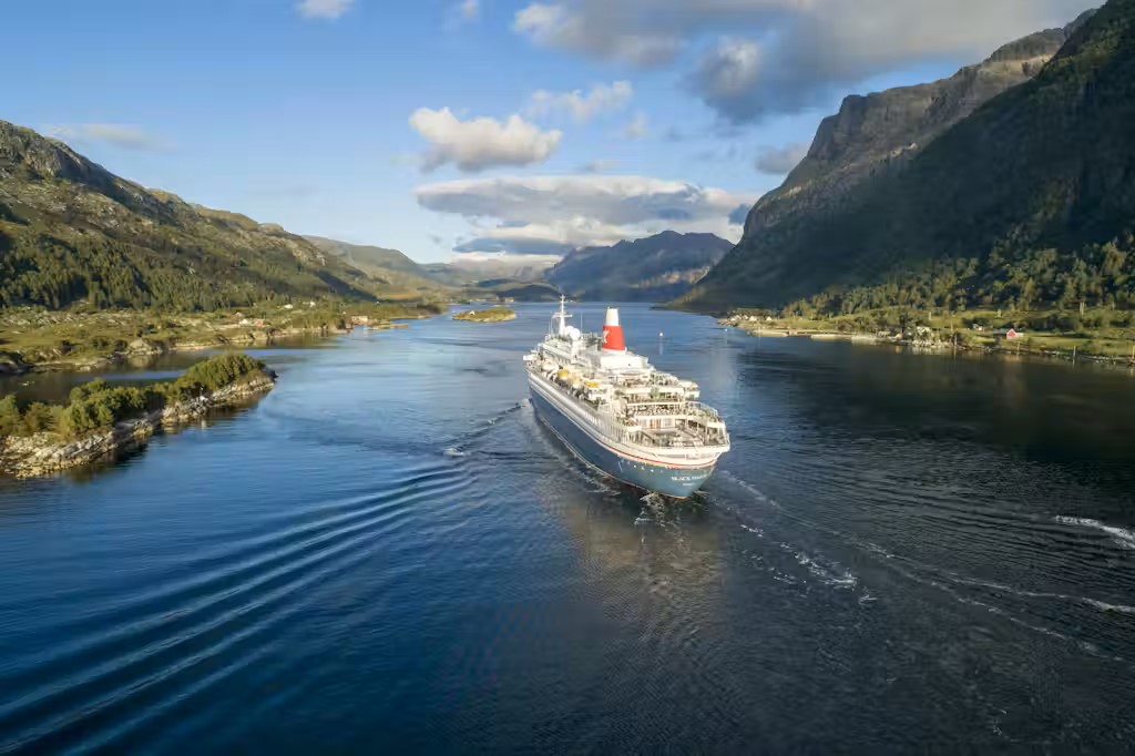 black-watch_naeroyfjord_norwegian-fjords_fred-olsen-cruise-lines_18713169.jpeg